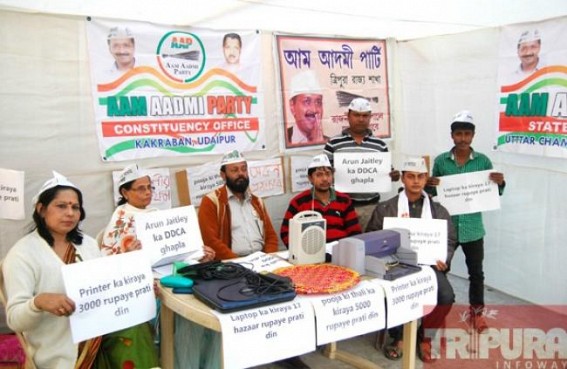AAP Tripura stages protest demanding Jaitleyâ€™s resignation